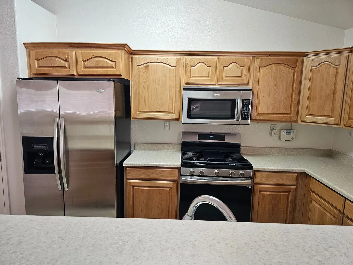 Small Pet Friendly 3 Bedroom Home — Photo 2
