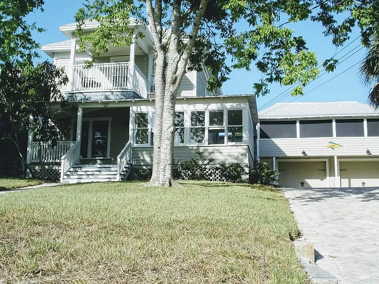 127 S Peninsula Dr #4 — Photo 2