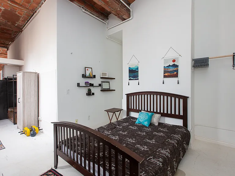 215 W 7th St #1301 — Photo 10