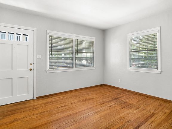 2nd image of 3209 L St APT B