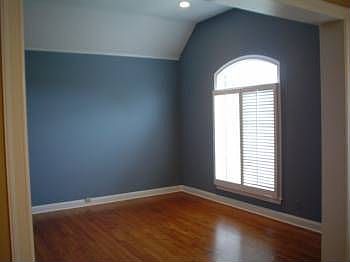 4th image of 1875 Laurel Ln