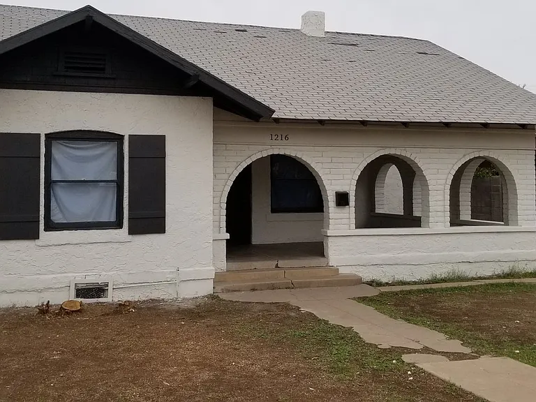 1216 E Pierce St — Photo 6