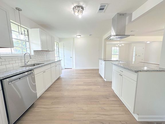 3rd image of 2271 N Alameda Dr