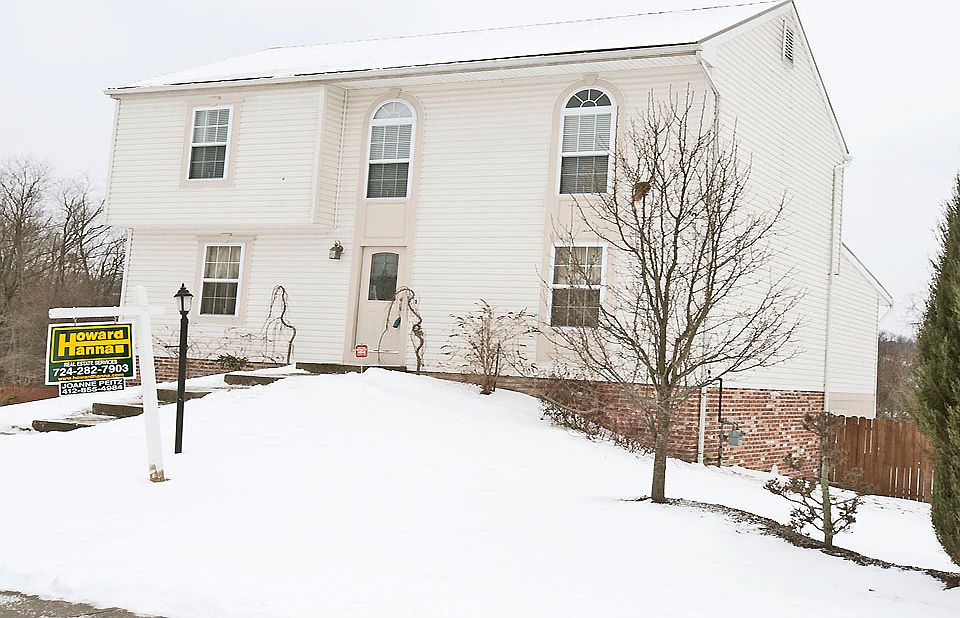 1017 Sir Robert Drive