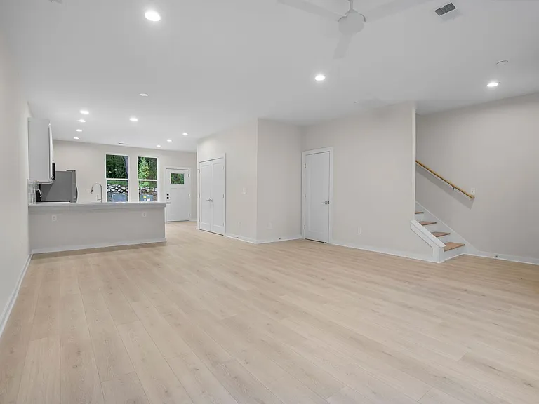 522 Paragon Mills Rd #E — Photo 7
