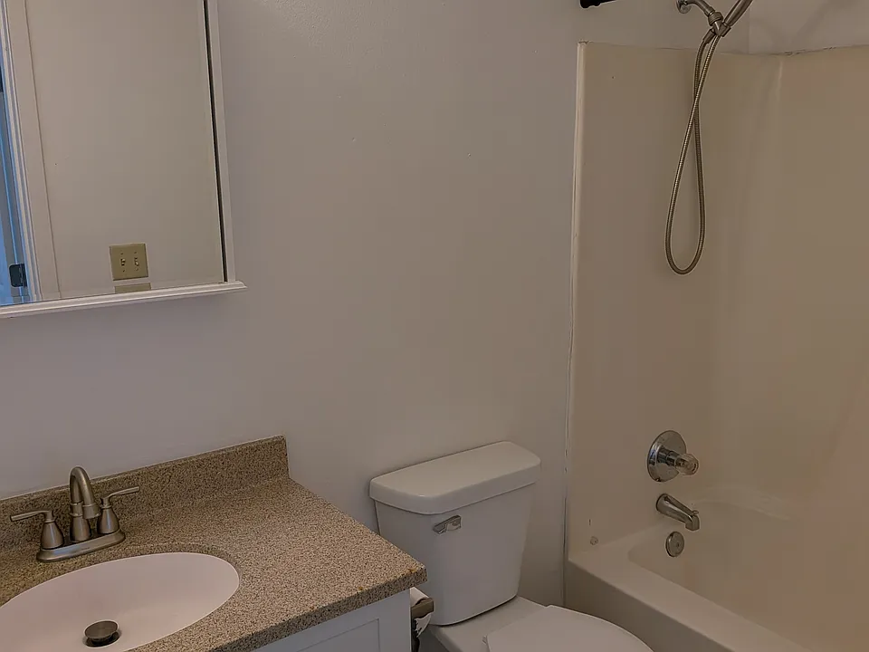 400 N Spring Ave #4