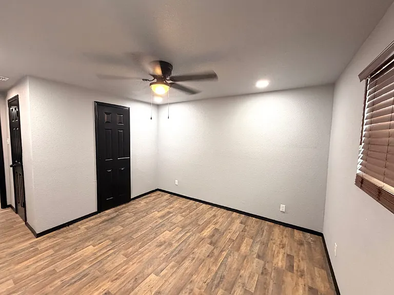 1214 College Ave — Photo 10