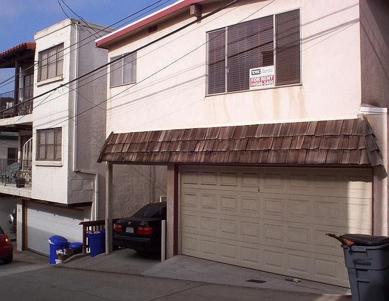 1st image of 215 Kelp St