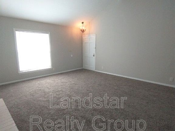 4th image of 3221 Kemmons Dr Unit 6