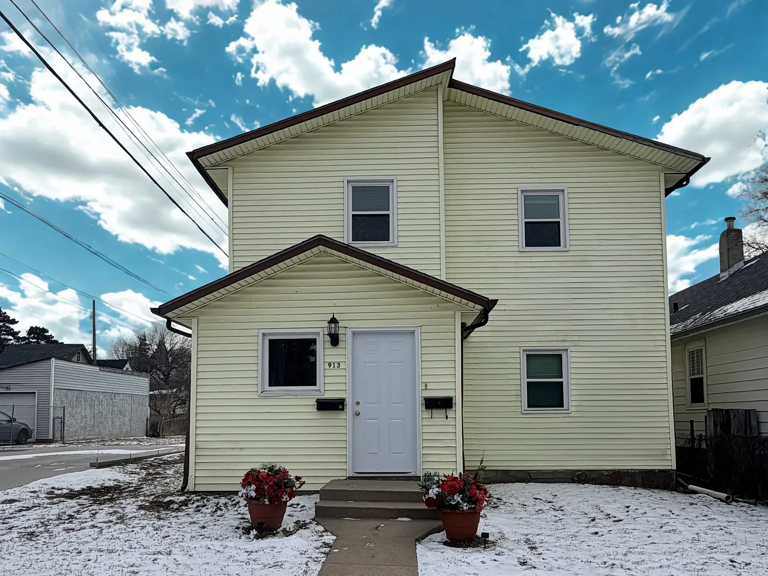2 bed, 680 sqft, $950 — Photo 1