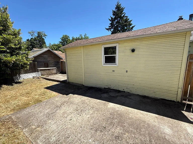 336 23rd St SE — Photo 30