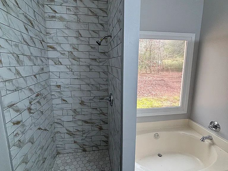 1142 Lavista Dr — Photo 14