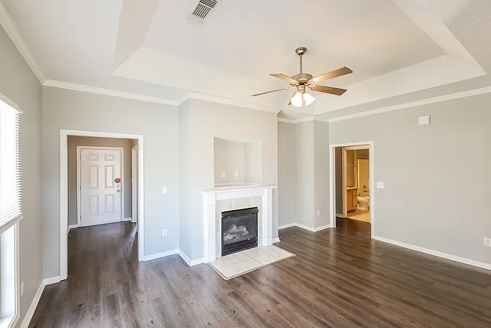 1571 Spencer Dr — Photo 3