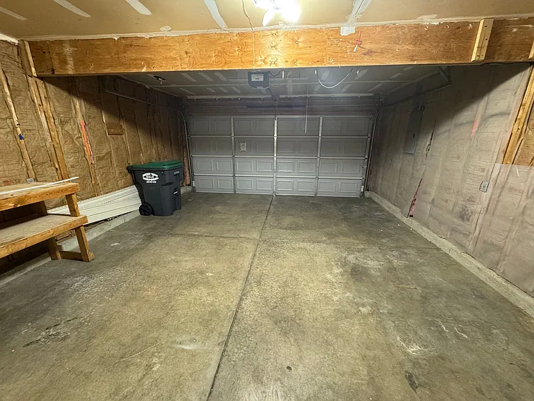 1209 Porchester Ln — Photo 24