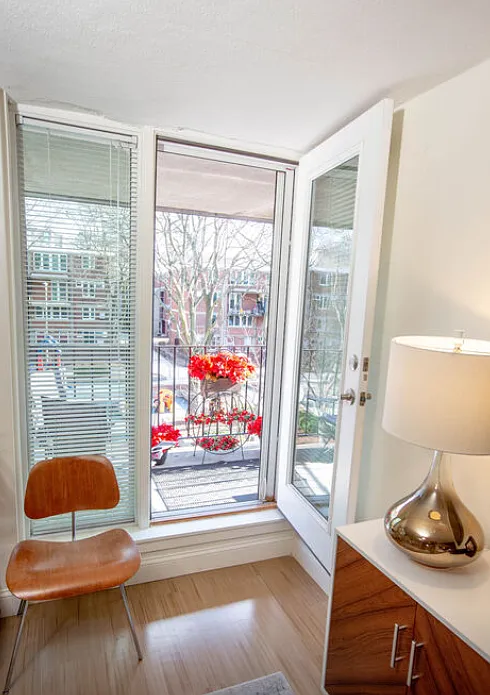 Castle Square Apartments — Photo 4