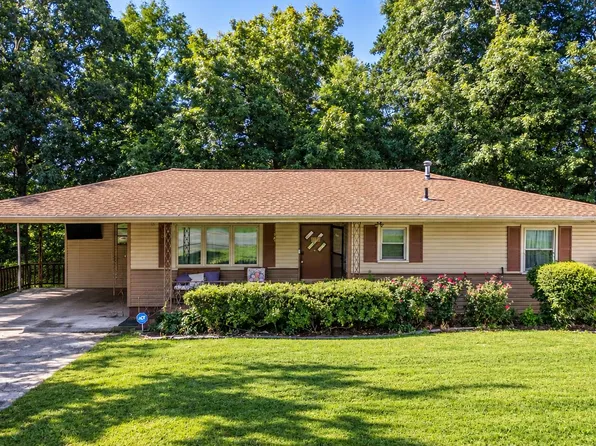 345 Lawrence Dr, Rossville, GA 30741