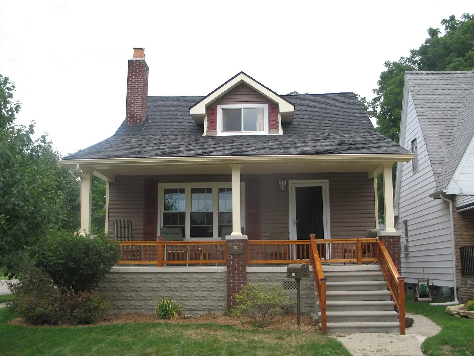 986 Alberta St photo 1