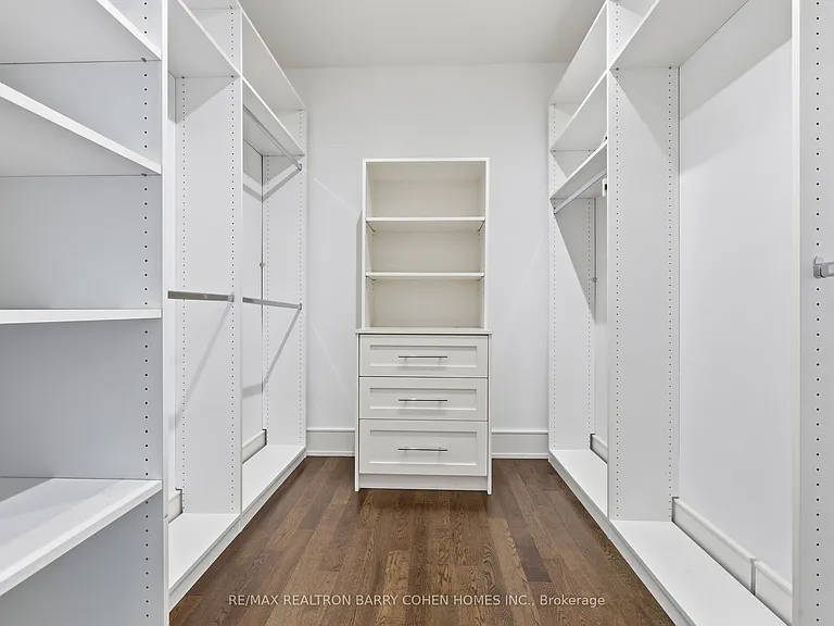 183 Wellington St W #4502 — Photo 15