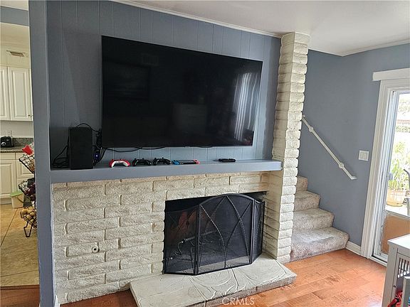 2nd image of 1151 E 1st St