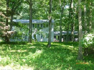 39 Peck Hill Rd, Woodbridge, CT 06525