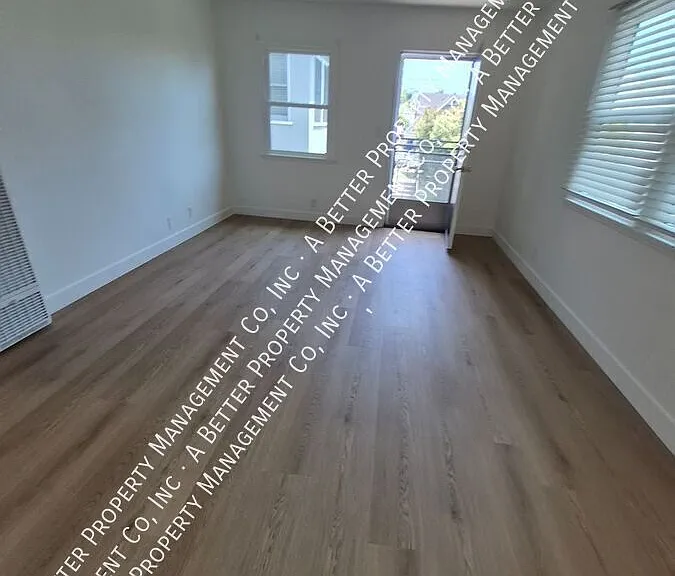 1135 E Appleton St #10 — Photo 3
