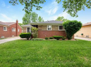 23241 Harding St, Oak Park, MI 48237