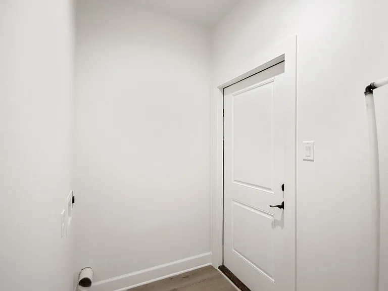 212 S Park St — Photo 12