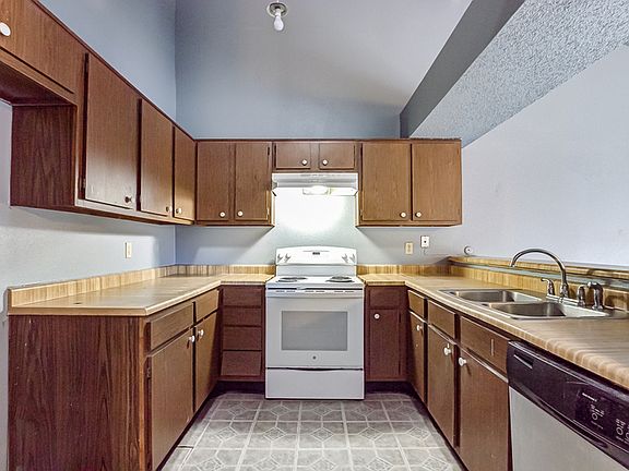 4th image of 12665 Wellington Park Dr