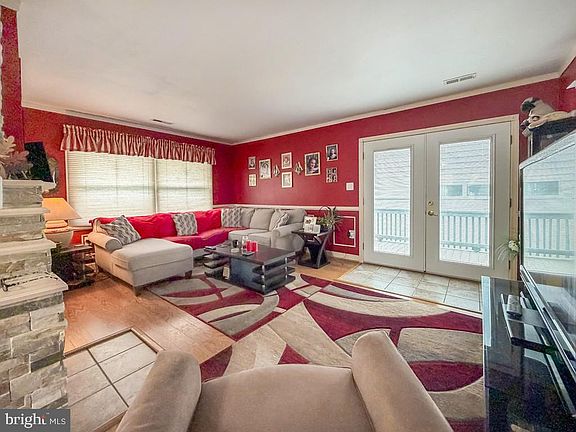 2nd image of 55 Teaberry Ln