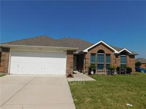 2nd image of 2128 Oakridge Dr