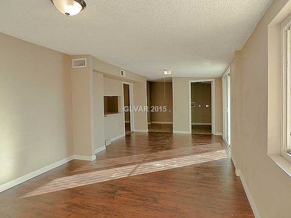 5th image of 4451 Avondale Ave