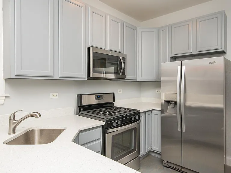 1858 W Cullerton St #1F — Photo 5