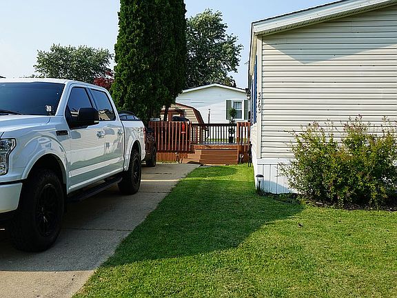 2nd image of 3763 Bentwood Cir W