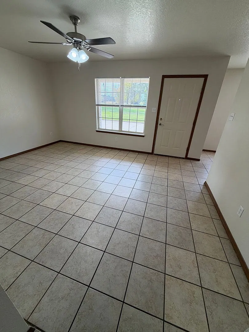 1335 Brazil Ave — Photo 2