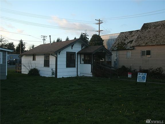 2nd image of 1123 N Tower Ave