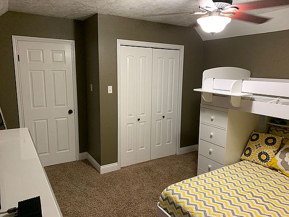 Upstairs West Bedroom 