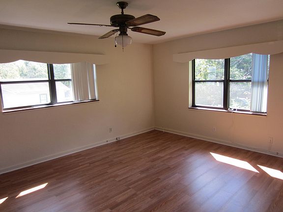 3rd image of 1286 Ingleside Ave
