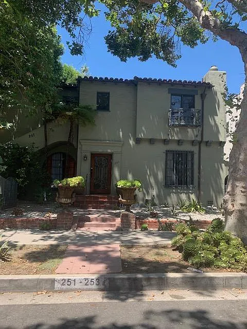 251 N Almont Dr