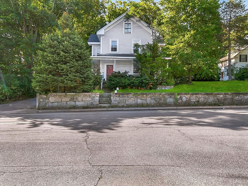 1st image of 2 Lexington St