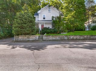 2 Lexington St, Woburn, MA 01801