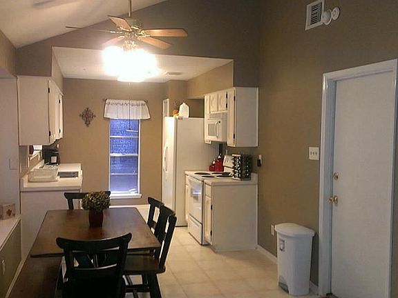 5th image of 22626 Market Square Ln