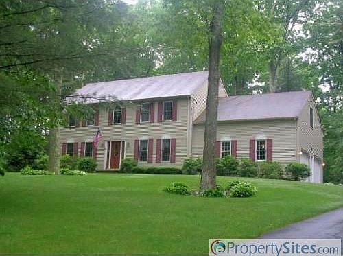 1st image of 121 Oakwood Dr