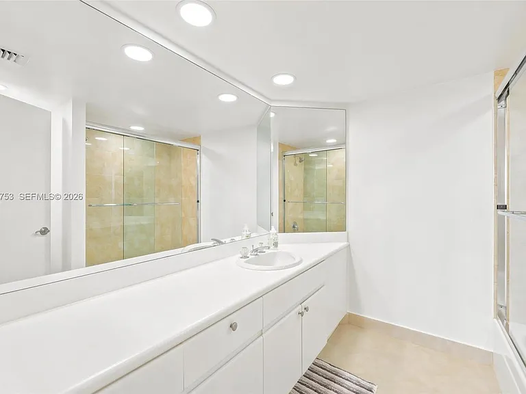 16485 Collins Ave #WS6C — Photo 12