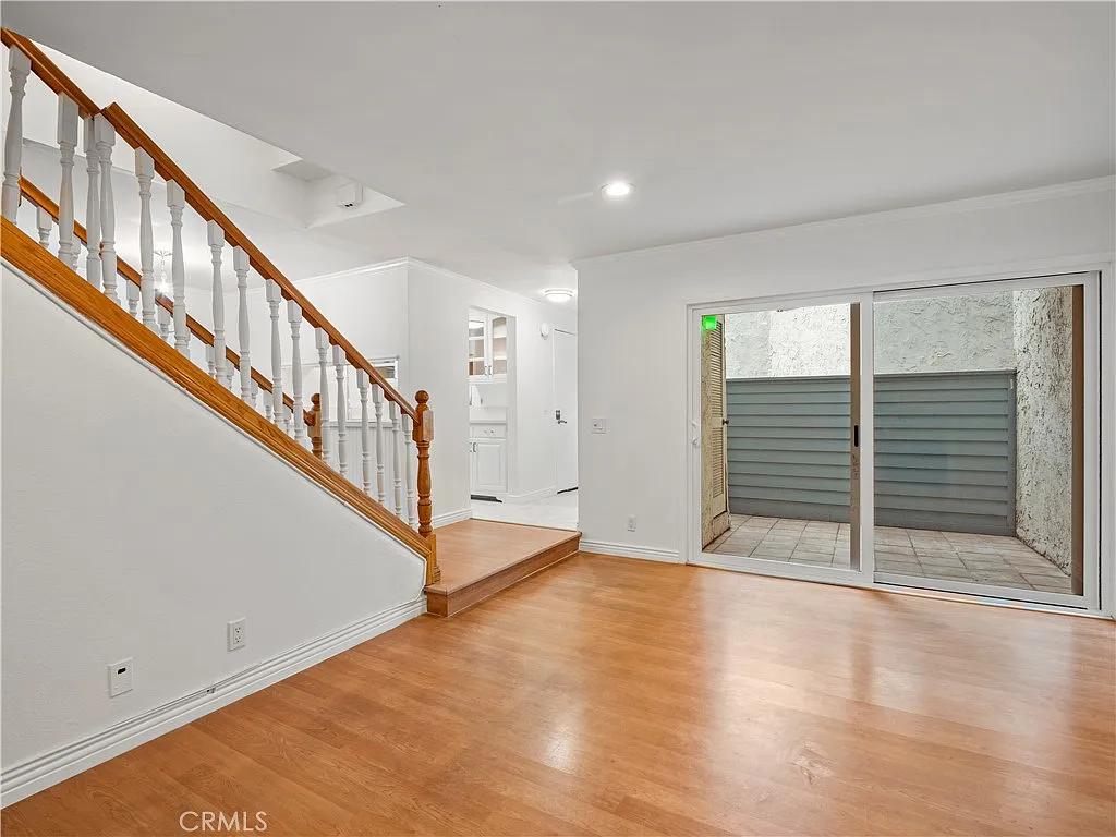 Building Photo - 18411 Hatteras St #138