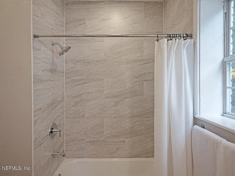 325 Alder St — Photo 39