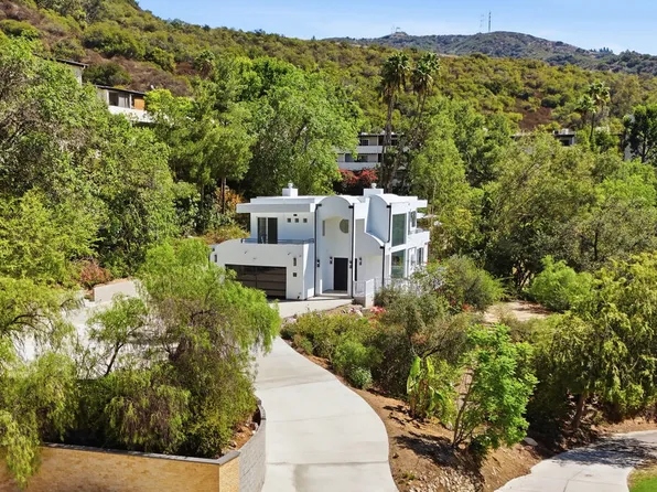 1907 Alpha Rd, Glendale, CA 91208