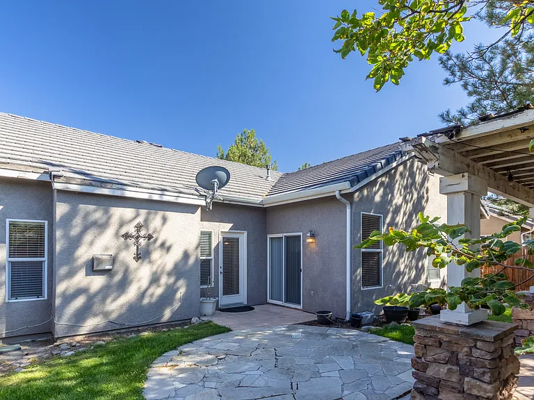 10231 Wolf Ridge Way — Photo 9