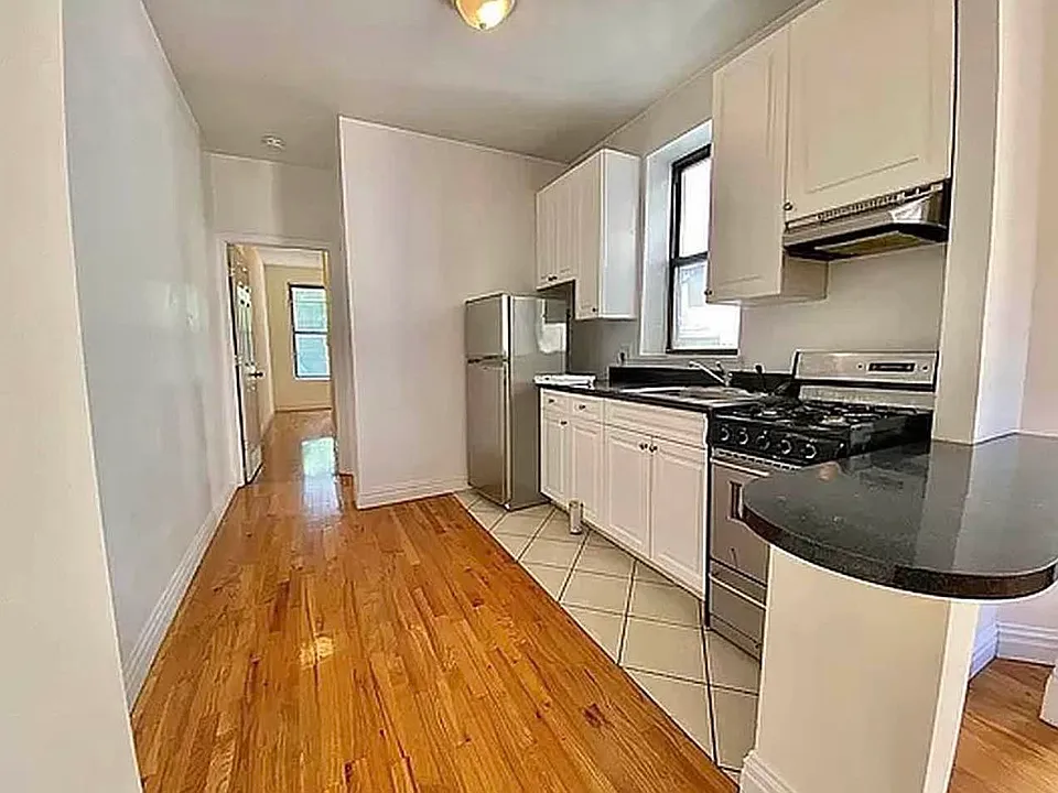 243 W 107th St #4W