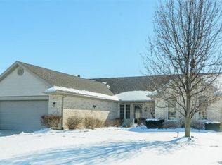 147 Union Ridge Dr, Englewood, OH 45322