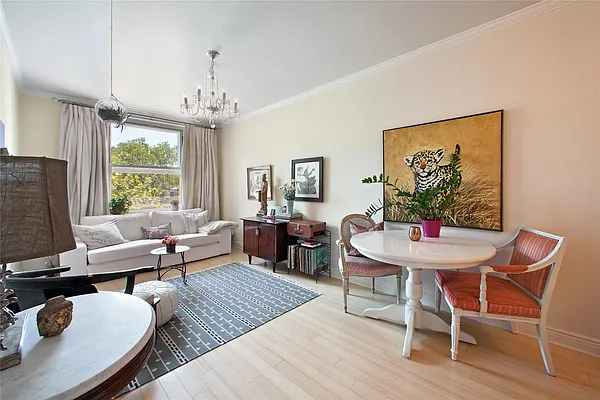 Sold by Douglas Elliman | media 27